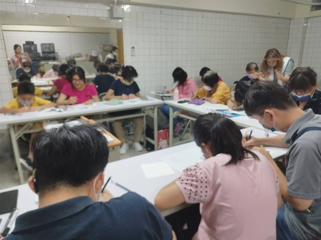 112年7月8日禪繞畫